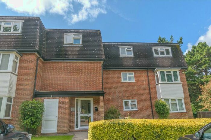 1 Bedroom Apartment To Rent In St. Georges Road, Farnham, Surrey, GU9