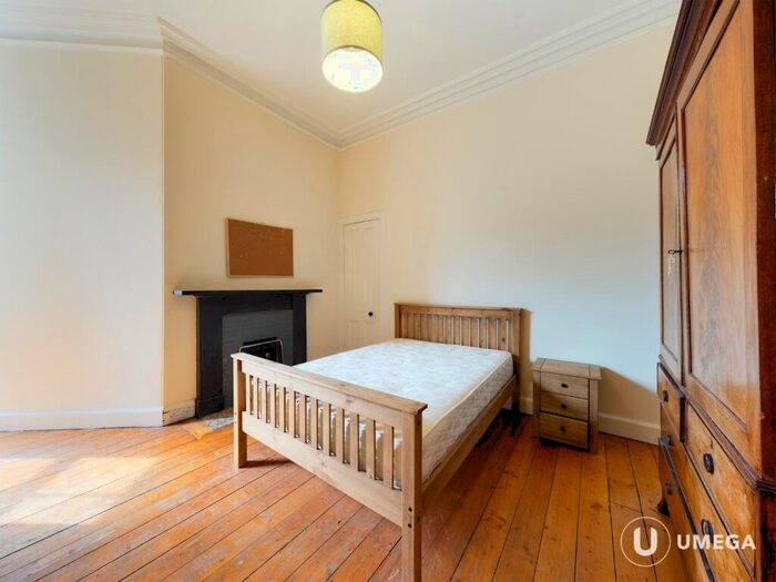 3 Bedroom Flat To Rent In Marchmont Road, Marchmont, Edinburgh, EH9