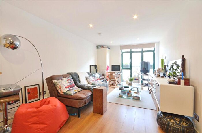 1 Bedroom Flat To Rent In Buckhurst Street, Bethnal Green, E1