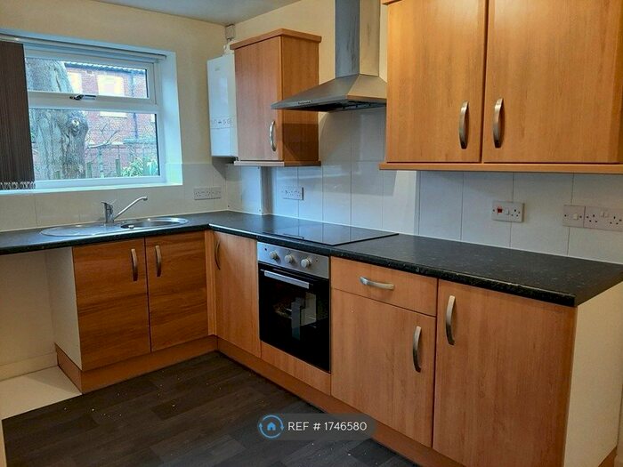 2 Bedroom Flat To Rent In Grapes Hill, Norwich, NR2