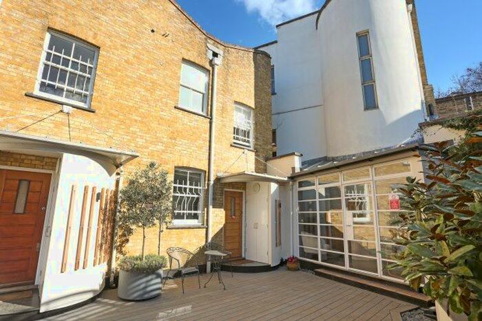 2 Bedroom Maisonette To Rent In Cheval Place, Knightsbridge, SW7