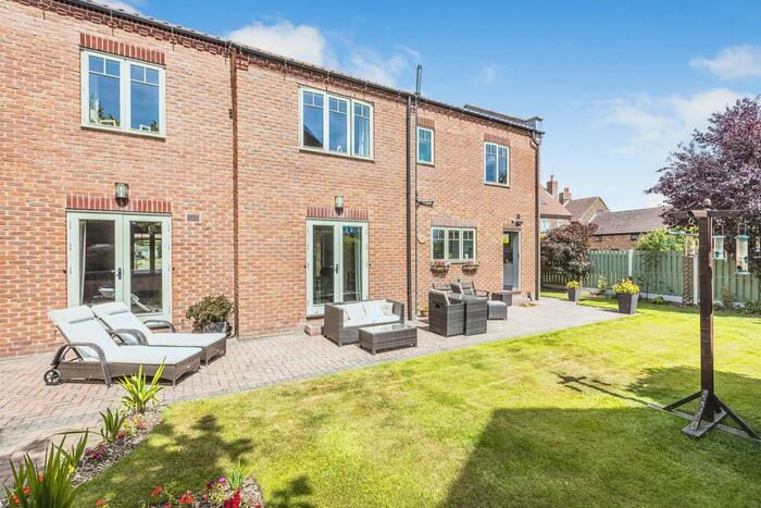 4 Bedroom Detached House For Sale In Bridge Farm, Pollington, Goole, DN14