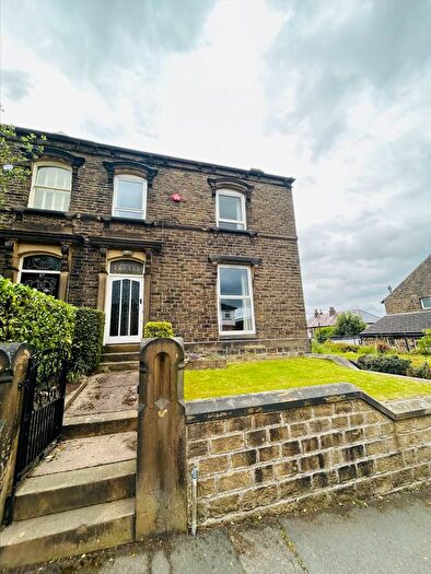 3 Bedroom Property To Rent In Moor Lane, Netherton, Huddersfield, HD4
