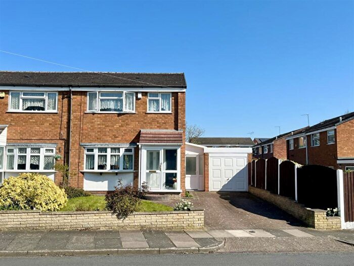 3 Bedroom Semi Detached House For Sale In Goodison Gardens, Erdington, Birmingham, B24