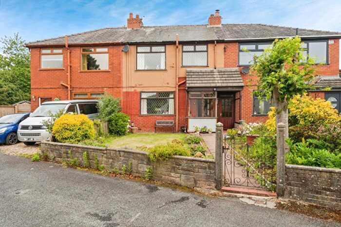 3 Bedroom Semi Detached House For Sale In Dobb Brow Road, Westhoughton, Bolton, Greater Manchester, BL5