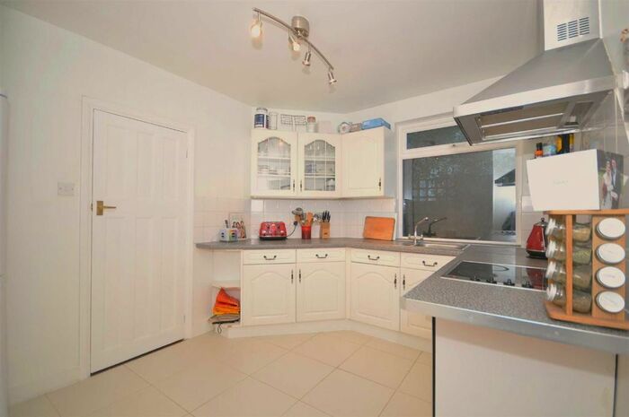 1 Bedroom Maisonette To Rent In Dinton Road, Colliers Wood, London, SW19