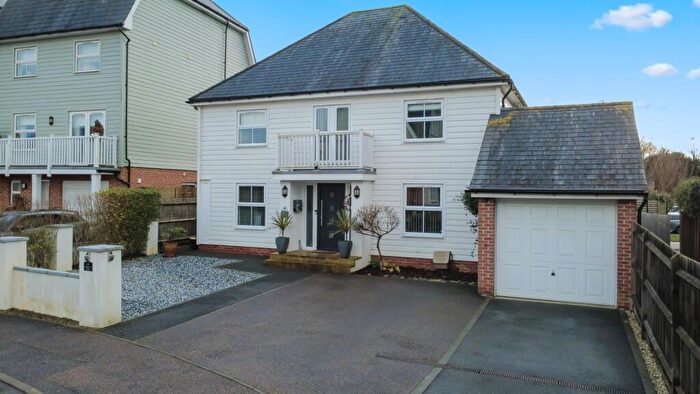 5 Bedroom Detached House For Sale In Hengist Drive, Aylesford, ME20