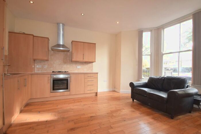 1 Bedroom Flat To Rent In The Walk, Roath, CF24