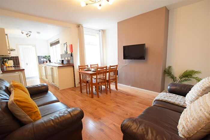 4 Bedroom Terraced House To Rent In Fleet Street - Student House - /, LN1