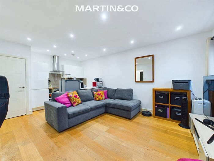 1 Bedroom Flat For Sale In High Street, Slough, SL1