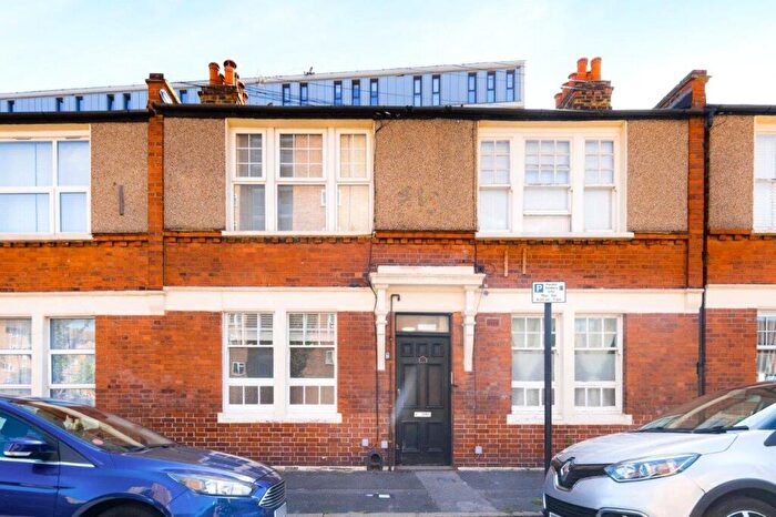 1 Bedroom Terraced House To Rent In Belsham Street, Hackney, London, E9