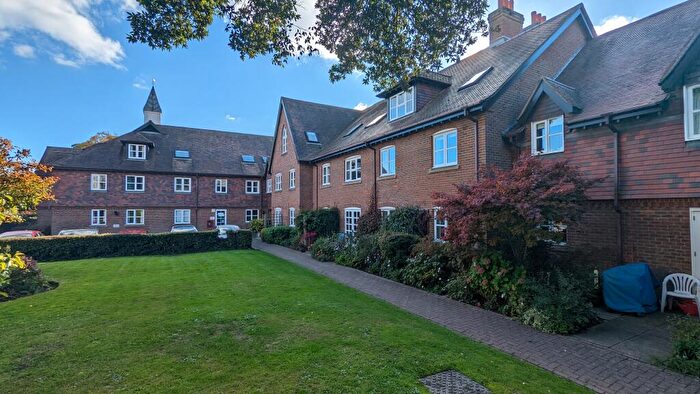 2 Bedroom Apartment For Sale In Lymington, SO41