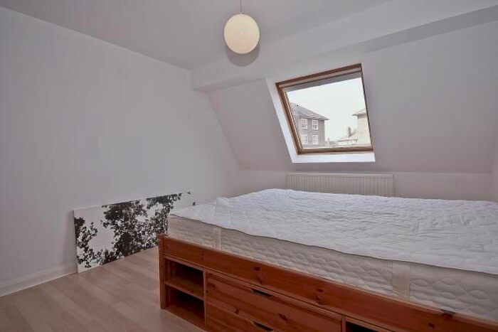 2 Bedroom Flat To Rent In Ethnard Road, Bermondsey, SE15