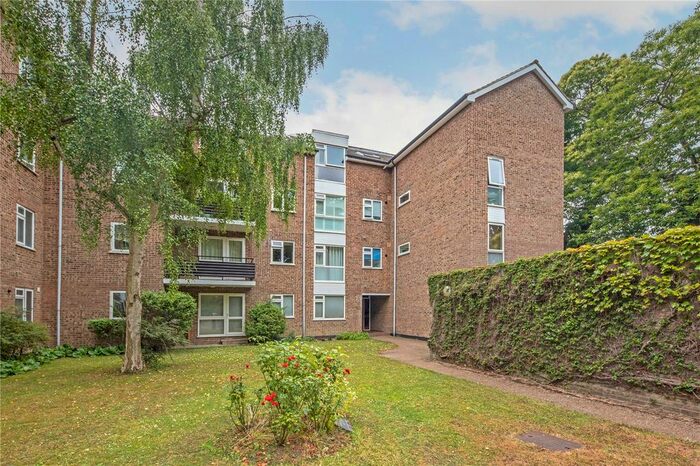 2 Bedroom Flat To Rent In Grosvenor Court, Fairfax Road, Teddington, TW11