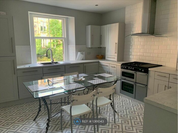 3 Bedroom Flat To Rent In Striven Gardens, Glasgow, G20