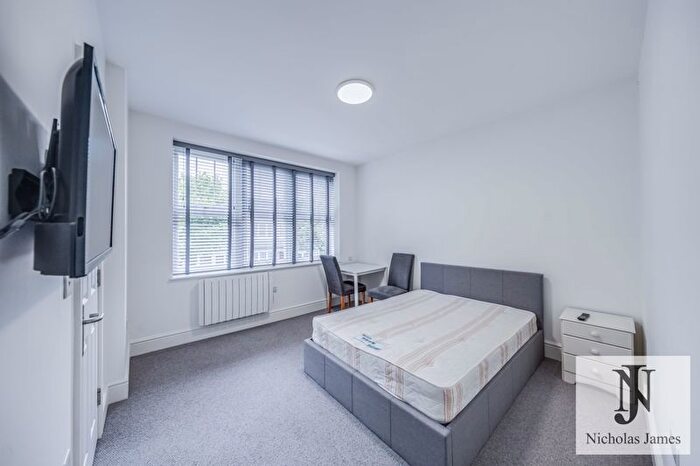 Studio To Rent In St, Johns Avenue, Friern Barnet, London, N11