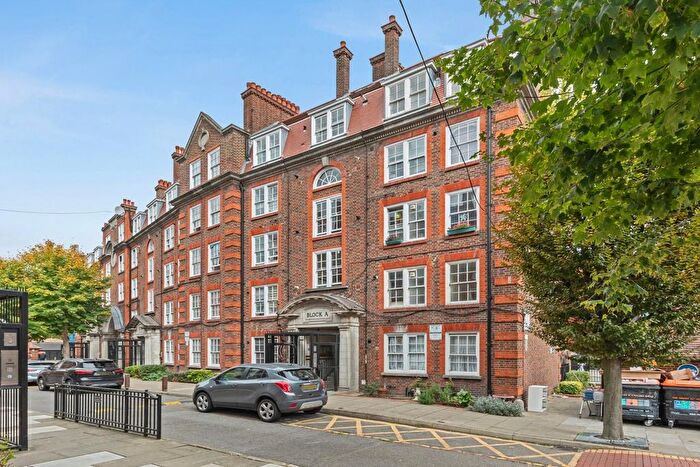 2 Bedroom Flat For Sale In Peabody Estate, Fulham Palace Road, Hammersmith, London, W6