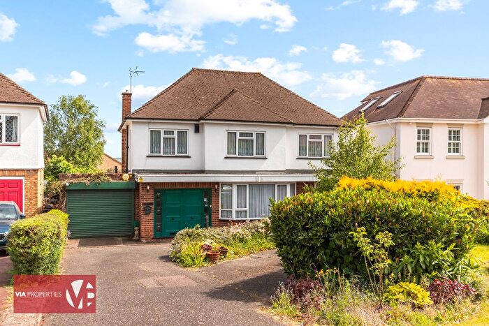4 Bedroom Detached House For Sale In Baas Lane, Broxbourne, EN10