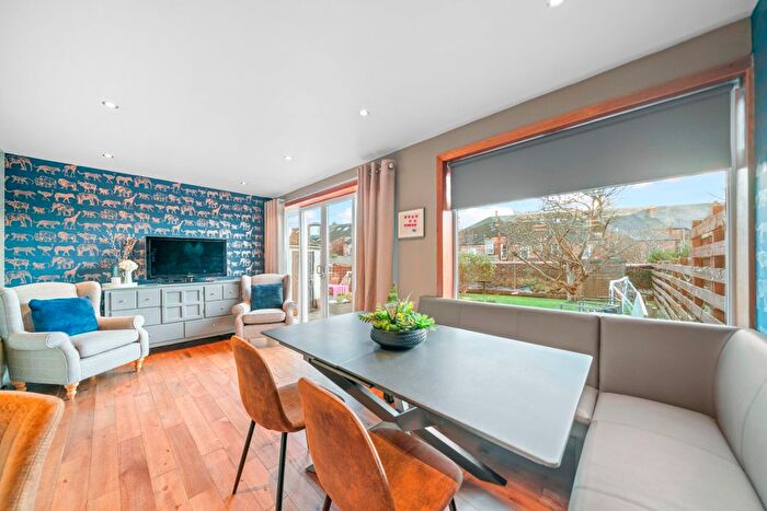 3 Bedroom Semi-Detached House For Sale In Weirwood Avenue, Garrowhill, G69
