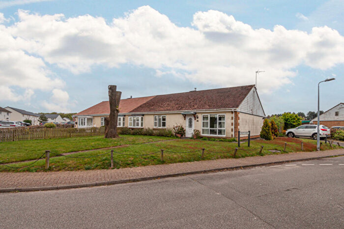 3 Bedroom Semi-Detached Bungalow For Sale In Greenways, Sutton Heath, IP12