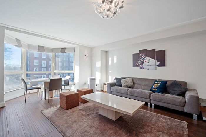 2 Bedroom Apartment To Rent In Balmoral Court, Queens Terrace, St Johns Wood, NW8