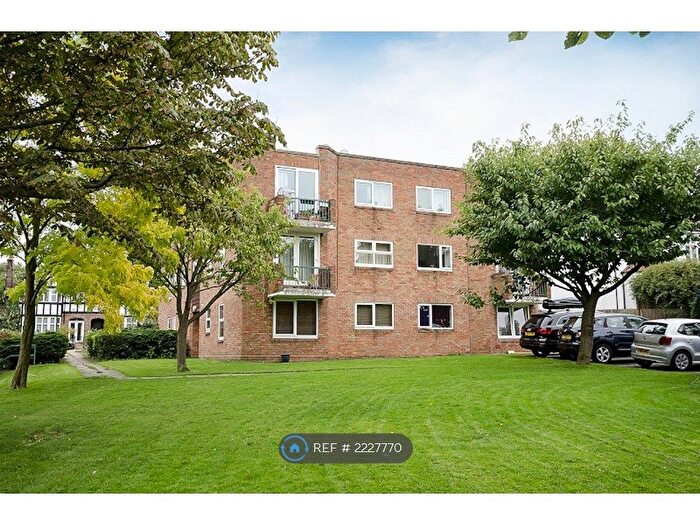 2 Bedroom Flat To Rent In Augustus Court, London, SW16
