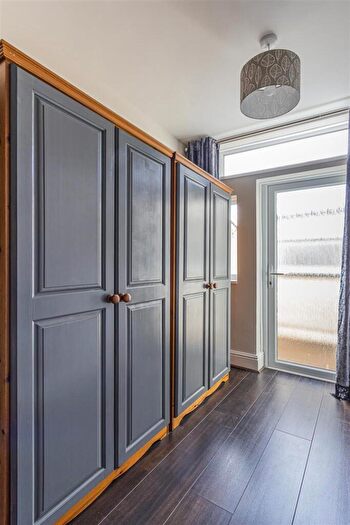 1 Bedroom Flat To Rent In Tyn-Y-Coed Place, Roath, CF24