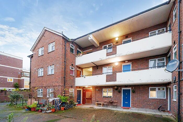 1 Bedroom Flat For Sale In Guildford Road, London, SW8