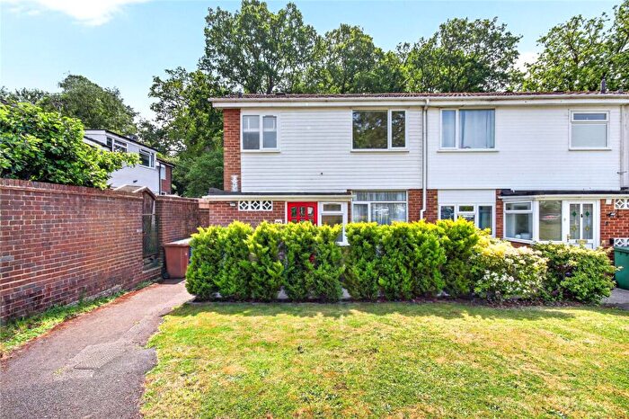 3 Bedroom End Of Terrace House For Sale In Cedar Drive, Bracknell, Berkshire, RG42