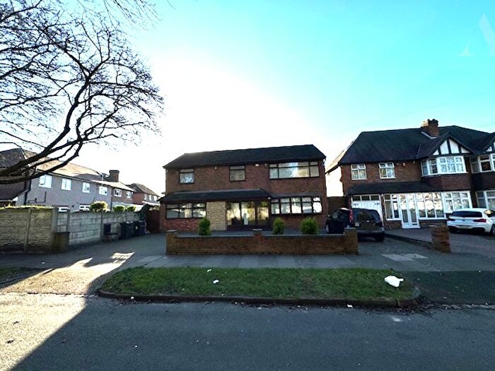 5 Bedroom Detached House To Rent In Plaistow Avenue, Birmingham, West Midlands, B36
