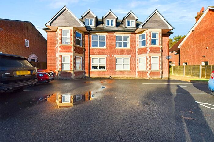 2 Bedroom Apartment For Sale In York Road, Broadstone, Dorset, BH18