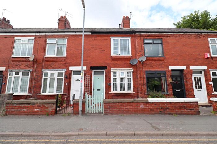 2 Bedroom Terraced House To Rent In Black Road, Macclesfield, SK11