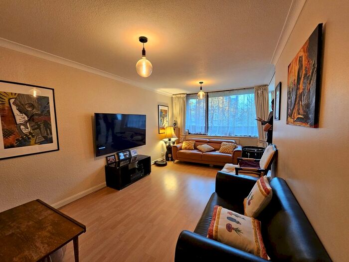 3 Bedroom Flat To Rent In Upper Camelford Walk, London, W11