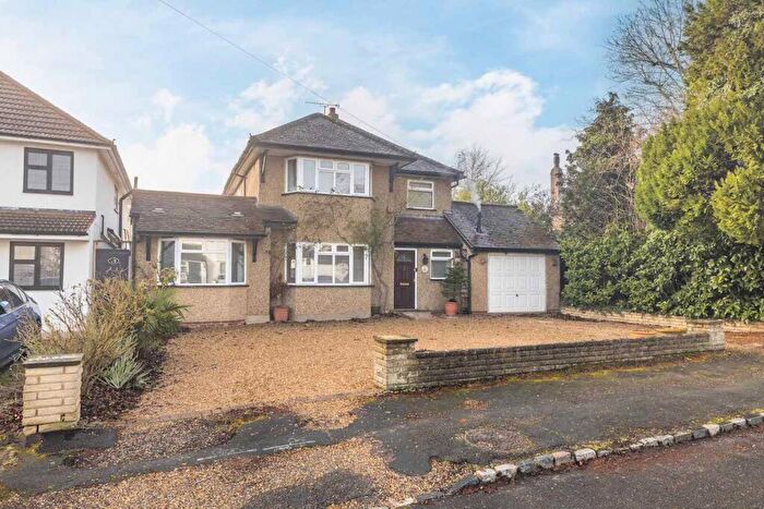 4 Bedroom Detached House For Sale In Bathurst Walk, Richings Park, SL0