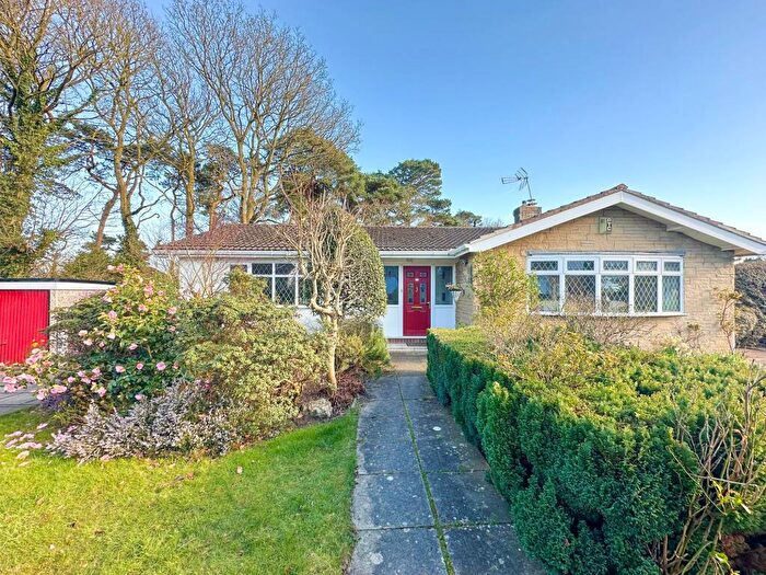 3 Bedroom Bungalow For Sale In Rhodesway, Wirral, CH60