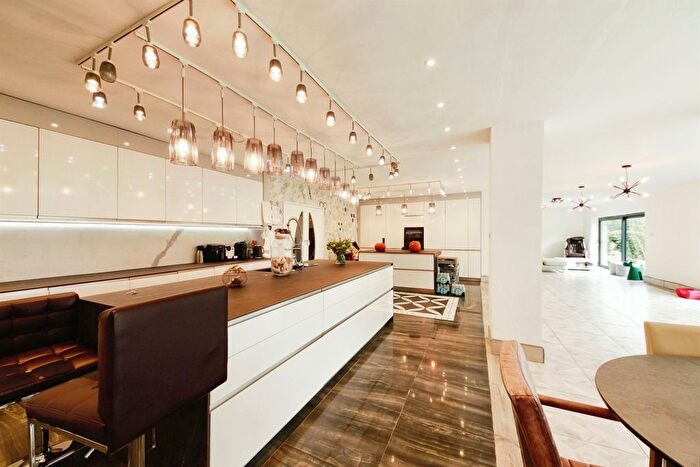 5 Bedroom Detached House For Sale In Malthouse Lane, Earlswood, Solihull, B94