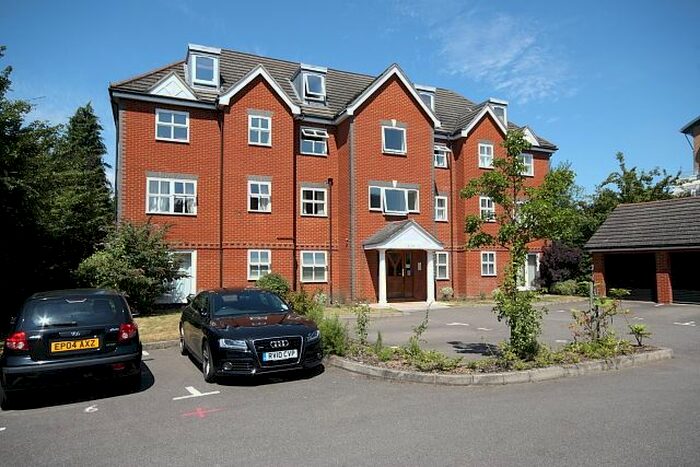 1 Bedroom Flat To Rent In Vale Farm Road, Horsell, Woking, GU21