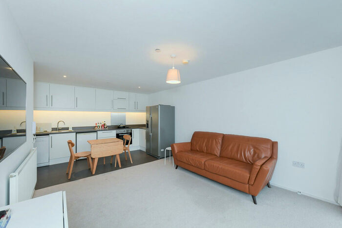 2 Bedroom Apartment To Rent In Canal Street, Nottingham, NG1