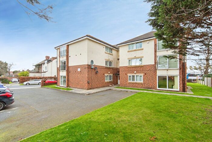 2 Bedroom Flat For Sale In New Chester Road, Birkenhead, CH42