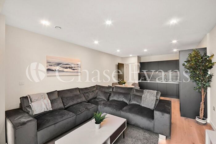 2 Bedroom Flat To Rent In Sarsen House, Hanwell Square, Hanwell, W7