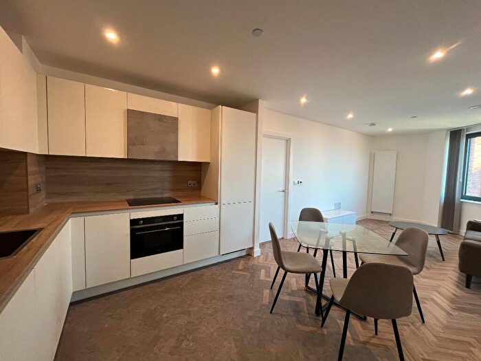 1 Bedroom Flat To Rent In River Apartment, Gillender Street, London, E3