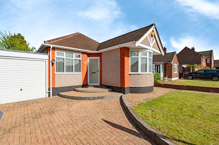 4 Bedroom Bungalow For Sale In Heathview Road, Grays, RM16