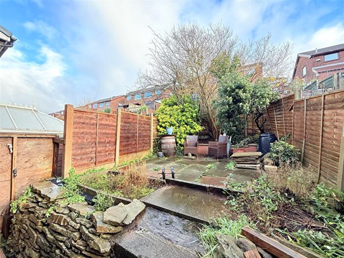 3 Bedroom Mews For Sale In Longridge Avenue, Stalybridge, SK15