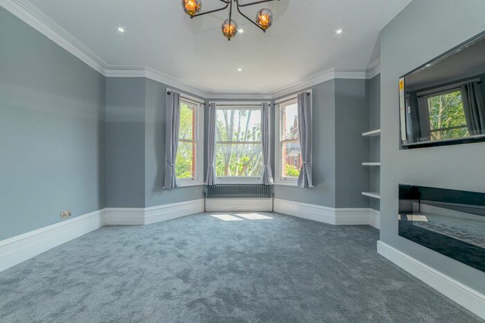 3 Bedroom Flat To Rent In Morshead Road, London, W9