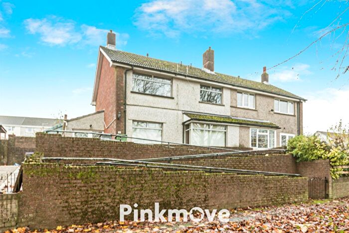 3 Bedroom Semi-Detached House For Sale In Woodside Road, Trevethin, Pontypool, NP4