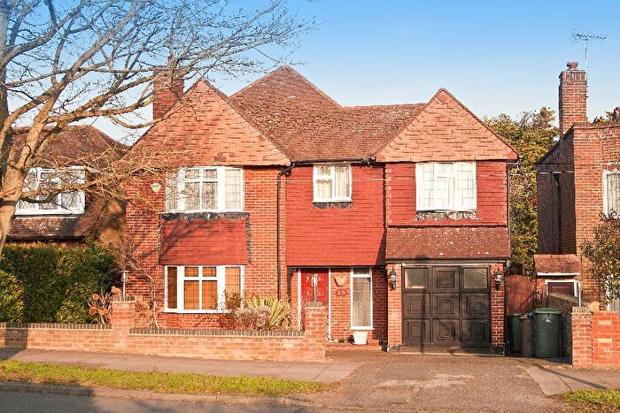 4 Bedroom Detached House To Rent In Blythwood Road, Pinner, HA5