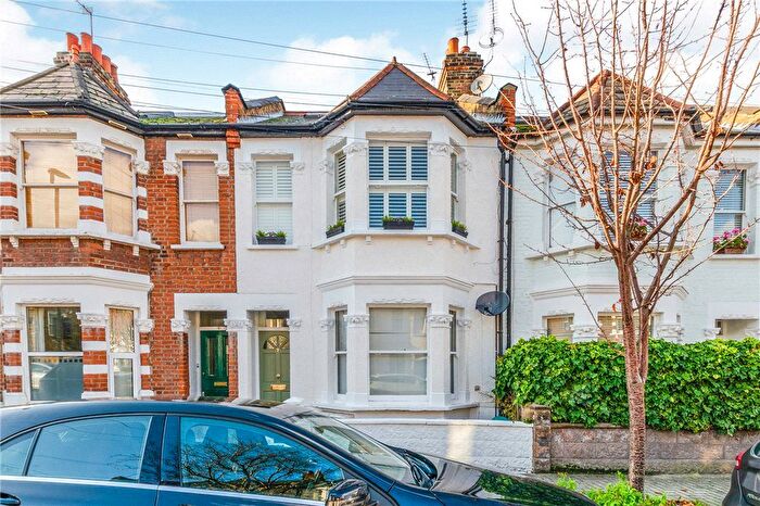 1 Bedroom Flat To Rent In Gladwyn Road, Putney, SW15