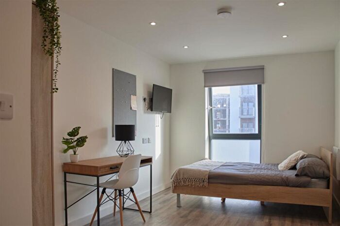 1 Bedroom Flat To Rent In Paintworks, Arnos Vale, Bristol, BS4
