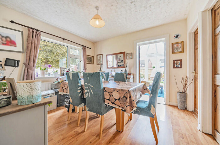 5 Bedroom Detached House For Sale In Meadow Way, Theale, Reading, RG7