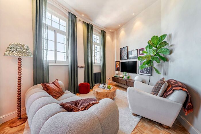 1 Bedroom Flat For Sale In Gables Close, London, SE5